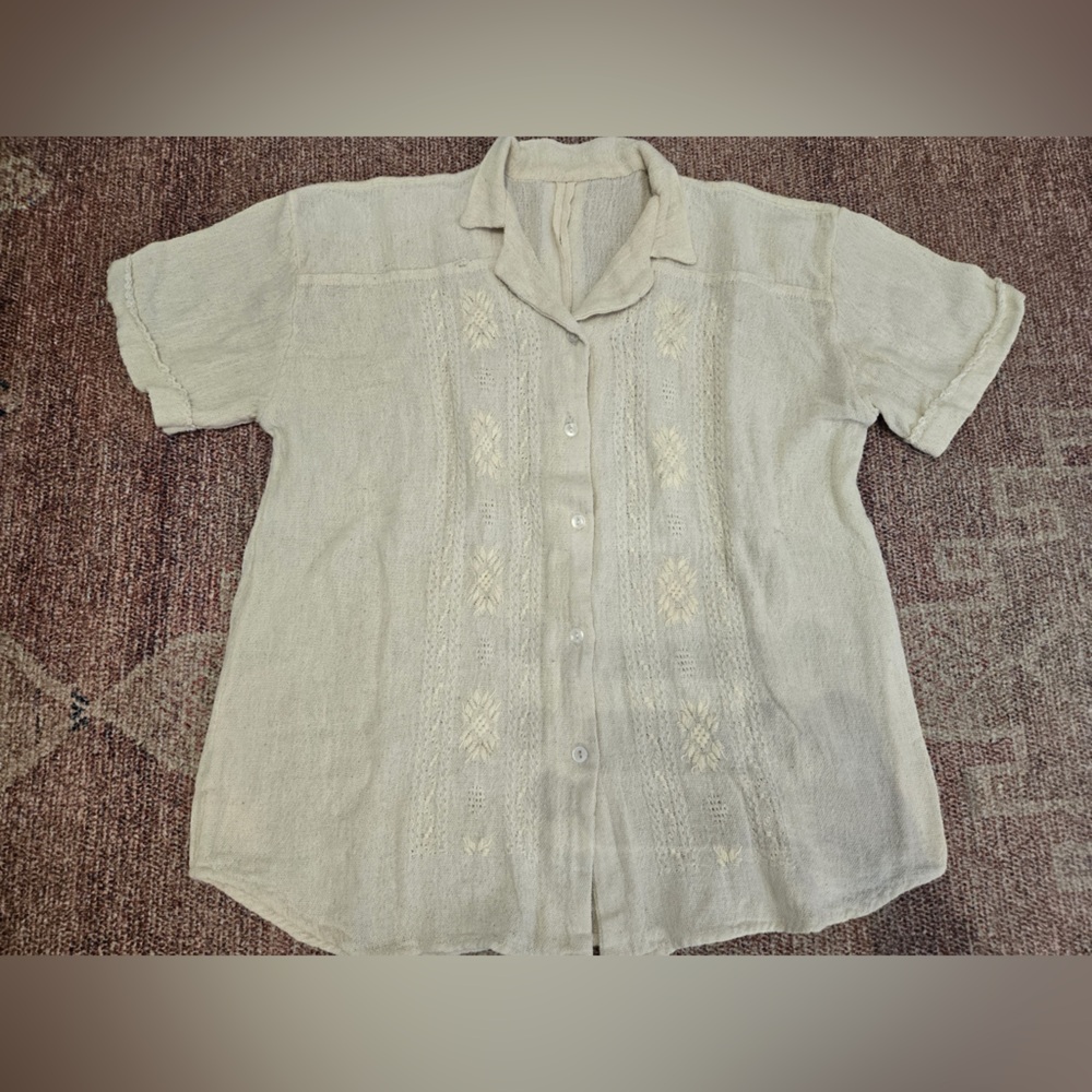 Cotton embroidered button down cream shirt unisex like new